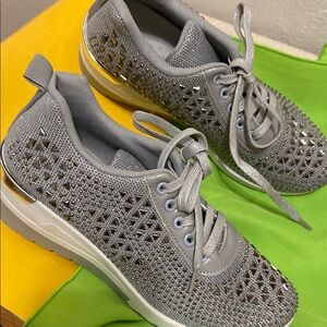 Stylish Silver Women's Sneakers